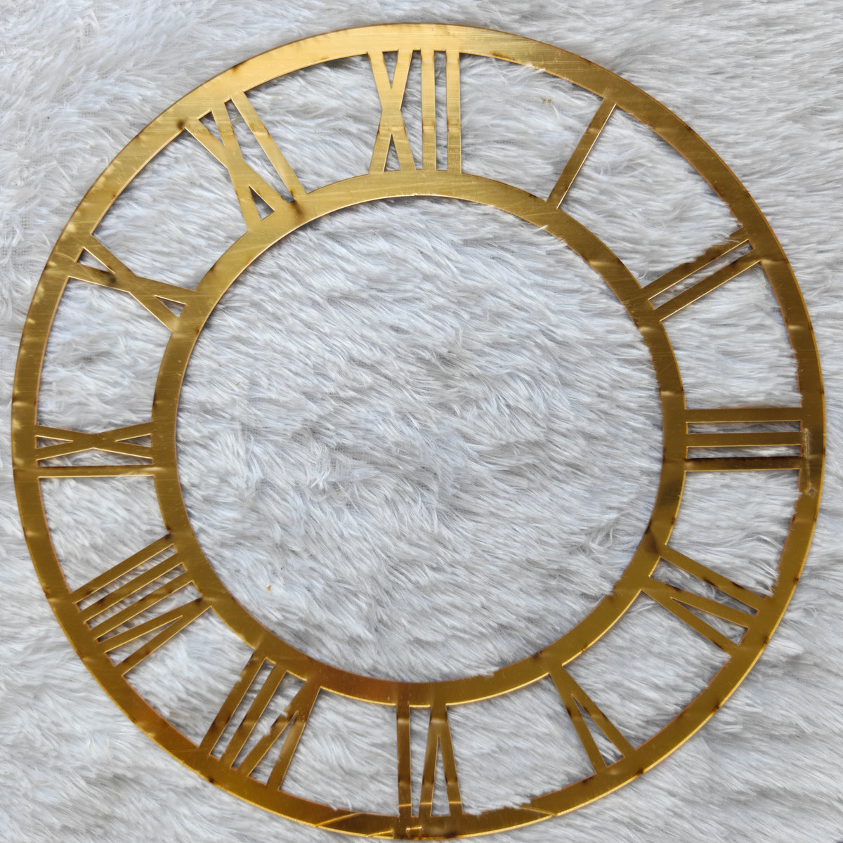 Mirror-Gold Acrylic Roman Numeral Clock Ring