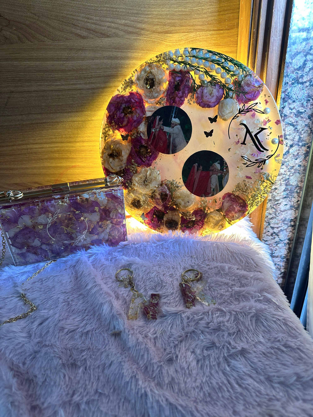 Custom Round Resin Art Frame & Keepsake Plaque