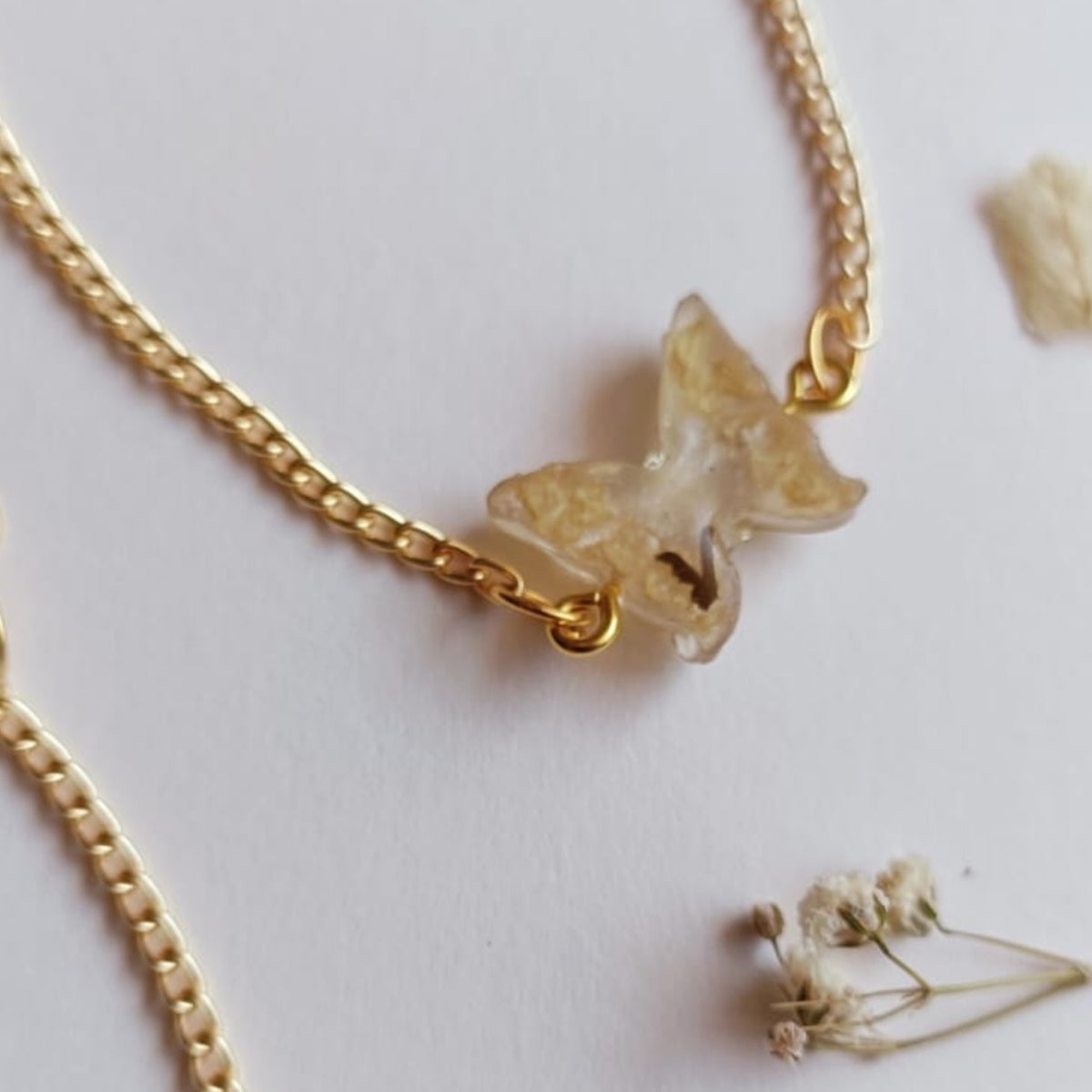 Handcrafted Dainty Resin Botanical Chain Bracelets
