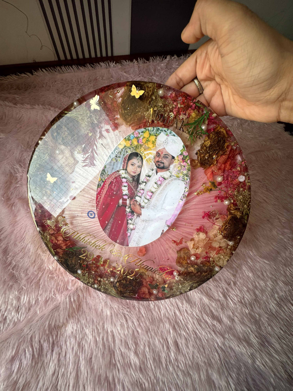 Custom Round Resin Art Frame & Keepsake Plaque