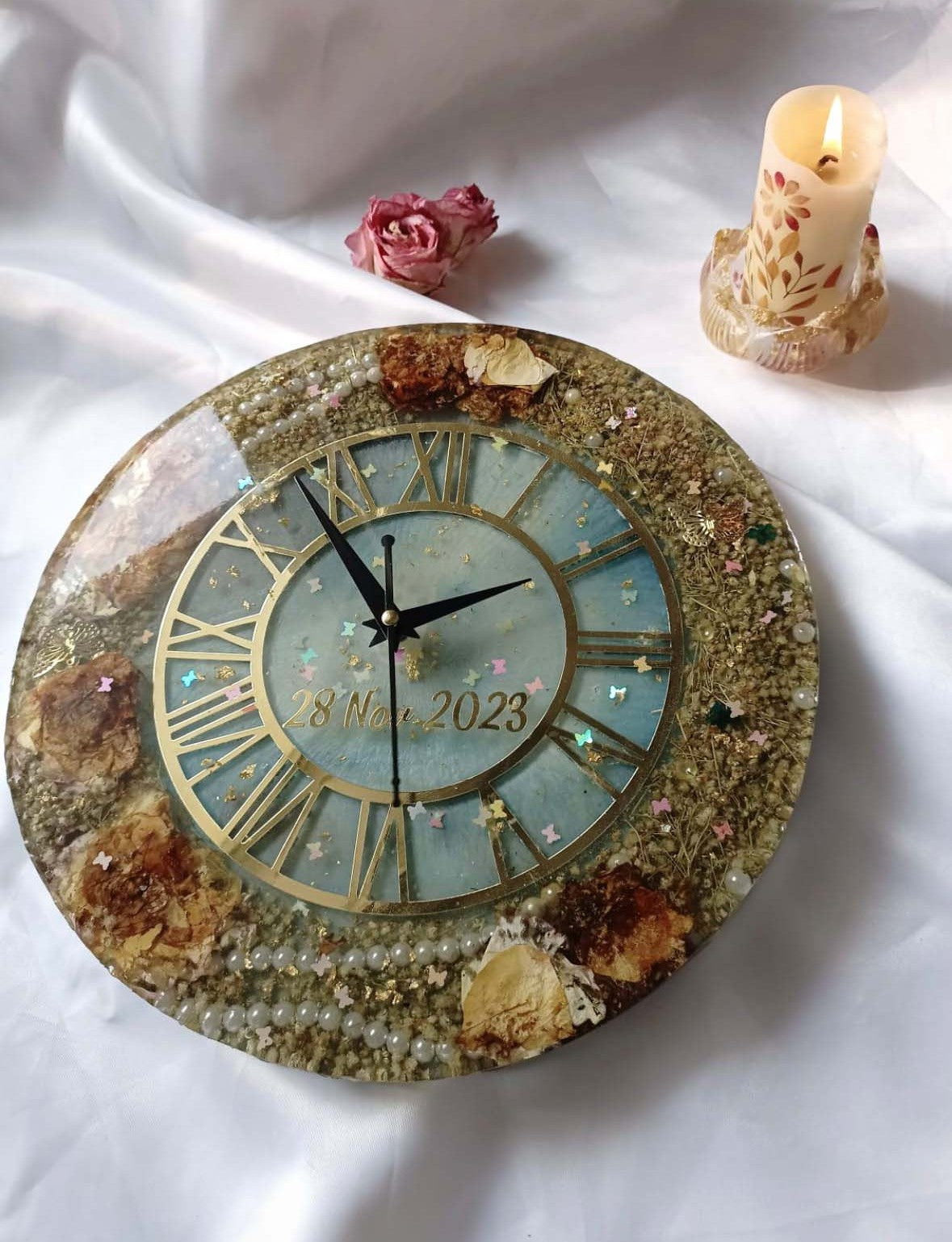 Custom Round Resin Varmala & Flower Preservation Wall Clock