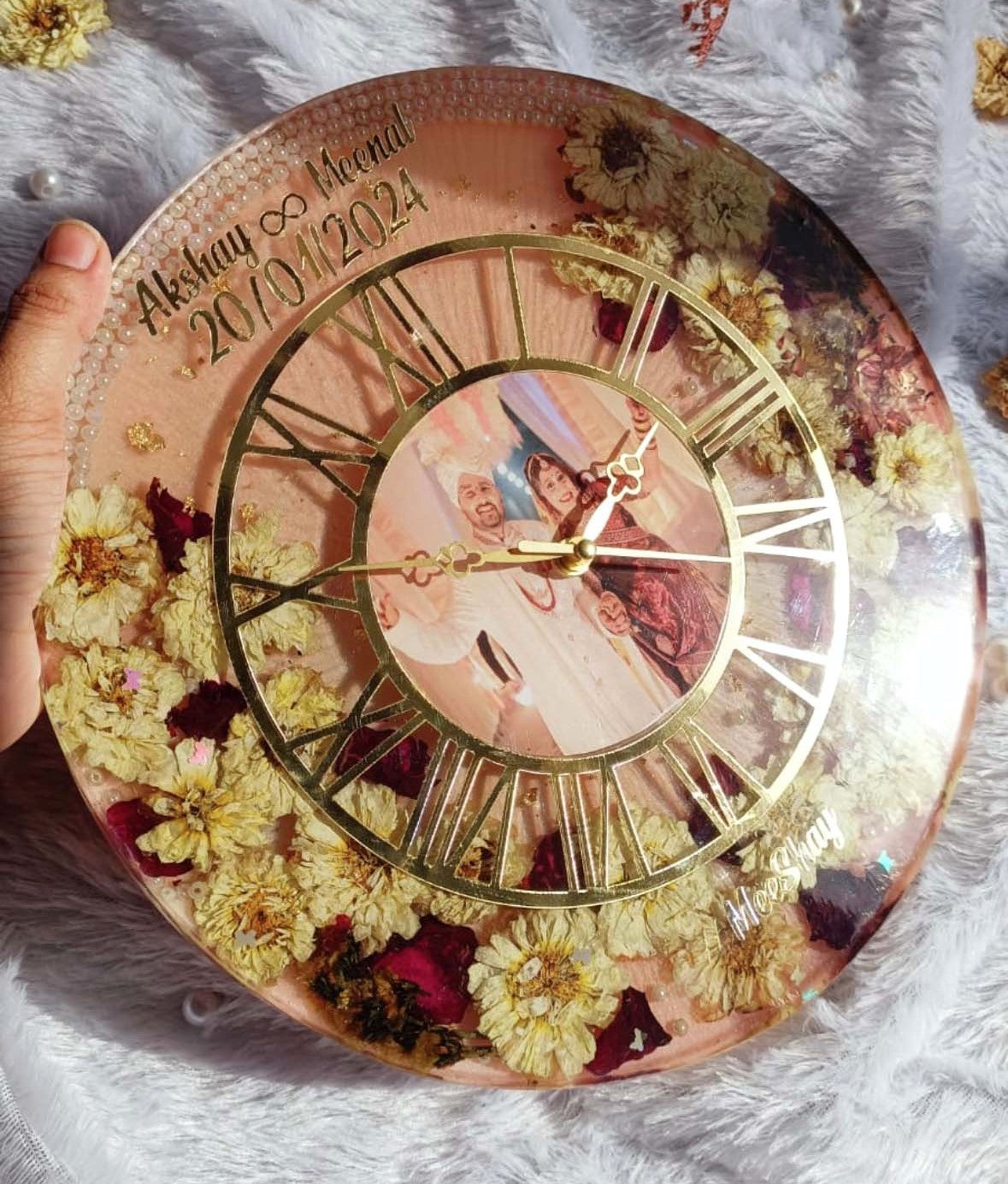 Custom Round Resin Varmala & Flower Preservation Wall Clock