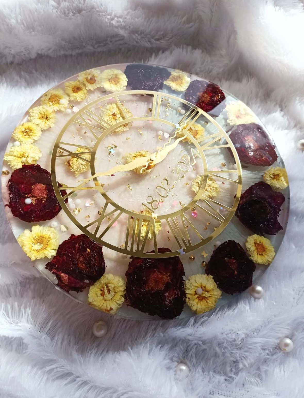Custom Round Resin Varmala & Flower Preservation Wall Clock